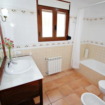 Maite - Spacious With Views And Private Pool In קלפה